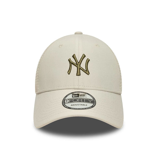 New Era 9FORTY Trucker Cap New York Yankees Homefield 940 beige