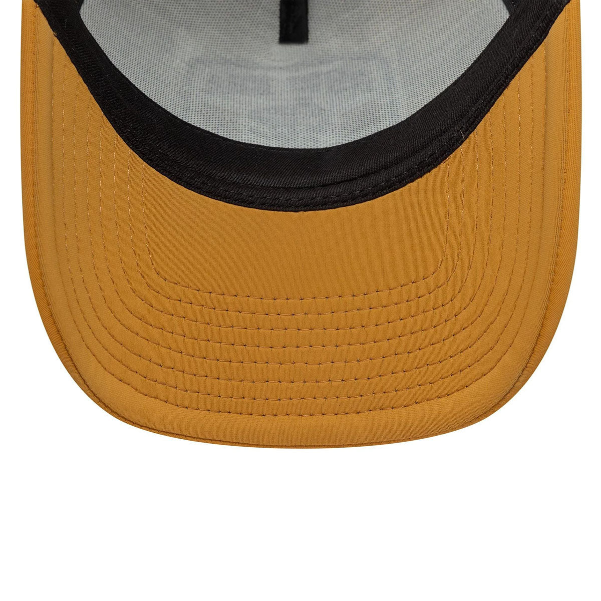 New Era 9FORTY A-Frame Trucker Cap Graphic Patch beige