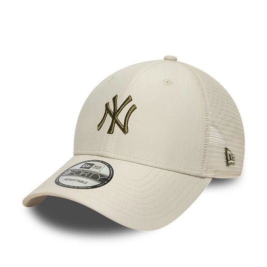 New Era 9FORTY Trucker Cap New York Yankees Homefield 940 beige