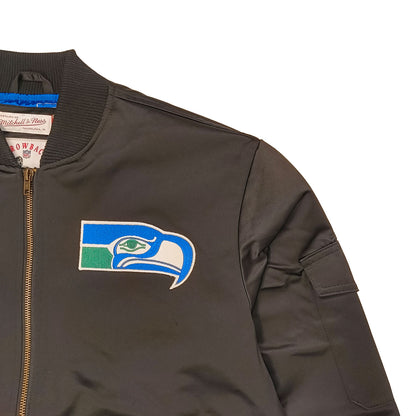 Mitchell & Ness Herren Jacke Seattle Seahawks Team Leader Satin Bomber black