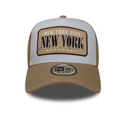 New Era 9FORTY Trucker Cap Location Patch beige
