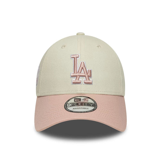 New Era 9FORTY Cap Los Angeles Dodgers MLB World Series Patch beige/pink