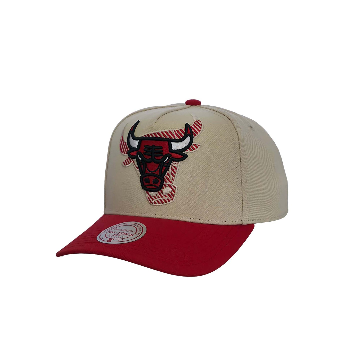 Mitchell & Ness Snapback Cap Chicago Bulls Off Tilted Pro off white