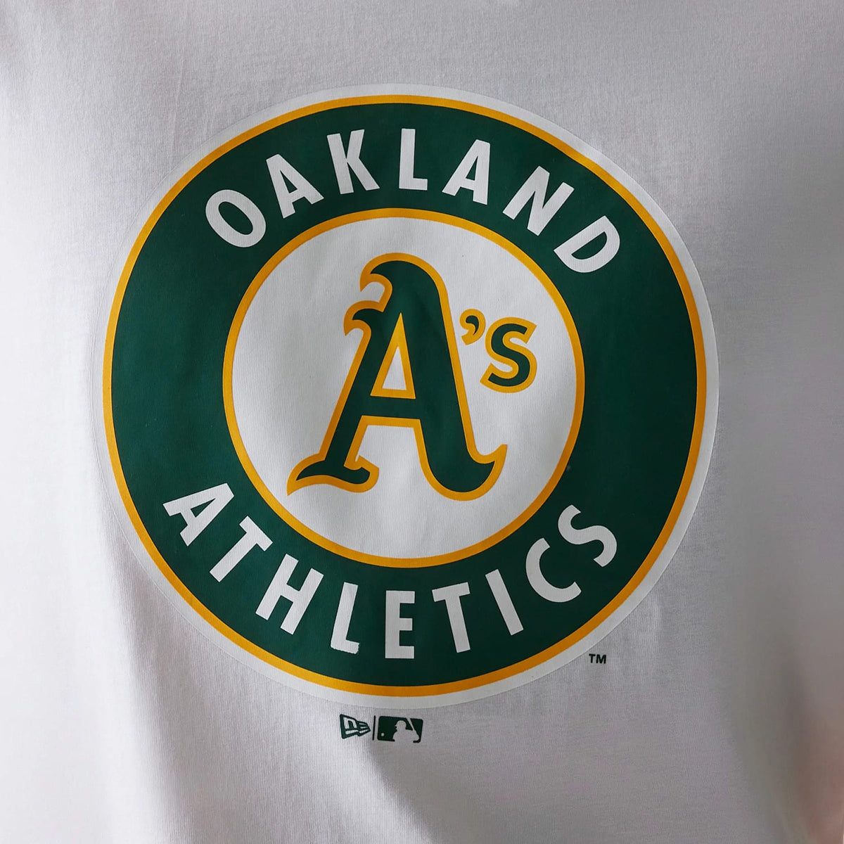 New Era Herren T-Shirt MLB Oakland Athletics white