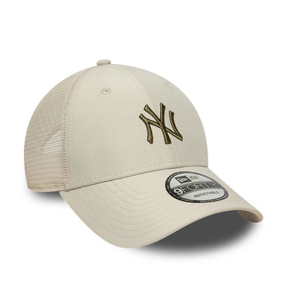 New Era 9FORTY Trucker Cap New York Yankees Homefield 940 beige