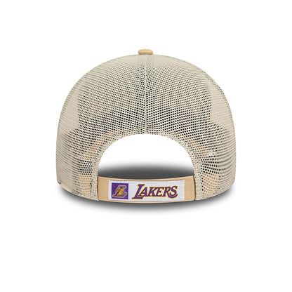 New Era 9FORTY Trucker Cap LA Lakers NBA beige