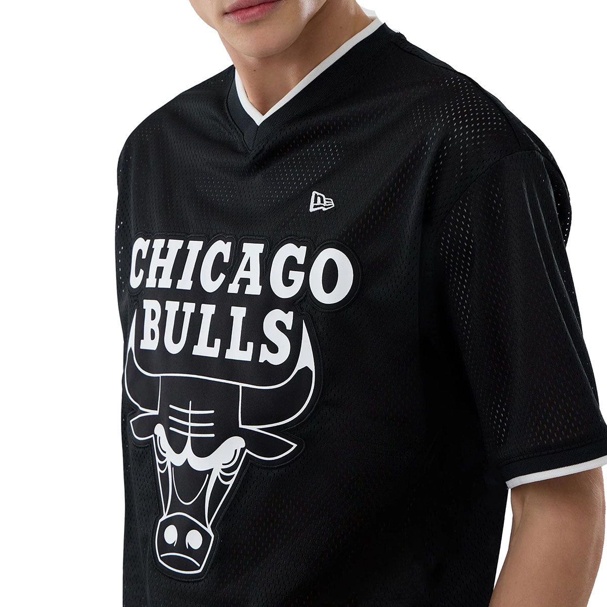 New Era Herren T-Shirt Mesh Oversized NBA Chicago Bulls Logo black