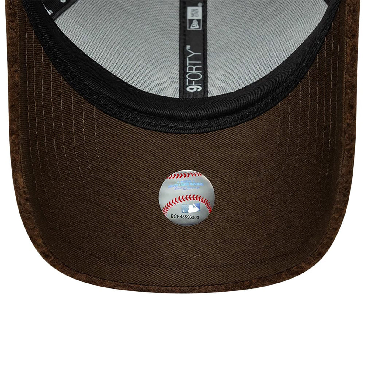 New Era 9FORTY Cap MLB New York Yankees Winter Borg brown