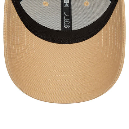 New Era 9FORTY Trucker Cap LA Lakers NBA beige