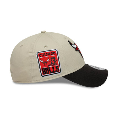 New Era 9FORTY Cap Chicago Bulls NBA Contrast Patch beige