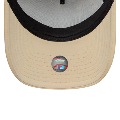 New Era 9FORTY Trucker Cap New York Yankees MLB Graphic beige