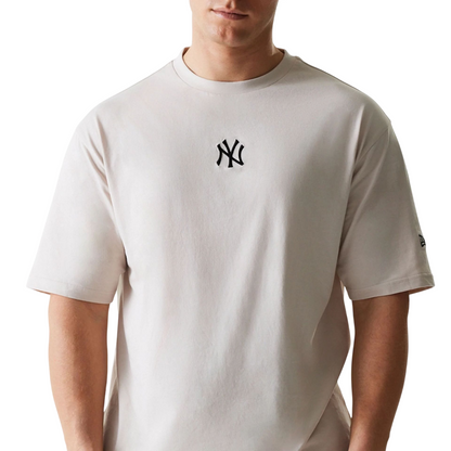 New Era Herren T-Shirt MLB League Essential Oversized New York Yankees beige