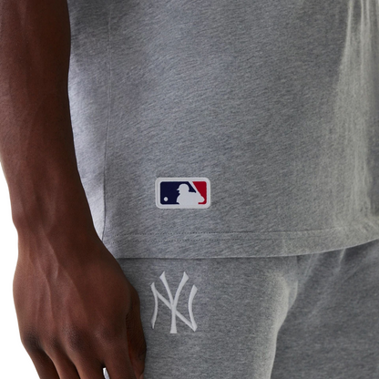 New Era Herren T-Shirt MLB League Essential Oversized New York Yankees grey