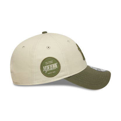 New Era 9FORTY Cap New York Yankees MLB Side Patch beige