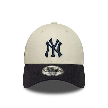 New Era 9FORTY Cap MLB New York Yankees World Series Patch beige/navy