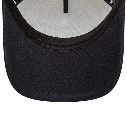 New Era 9FORTY Trucker Cap MC AF light beige/navy