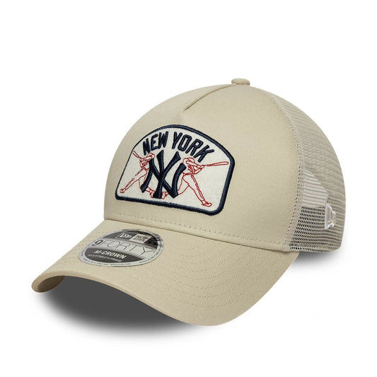New Era 9FORTY Trucker Cap MLB New York Yankees Patch light beige