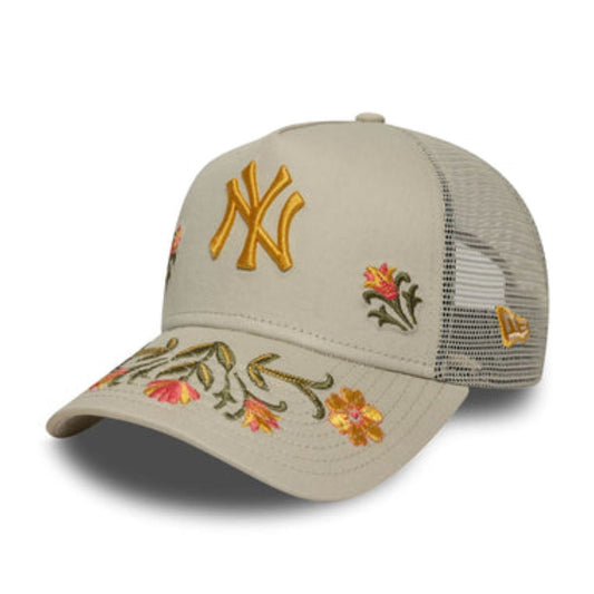 New Era 9FORTY A-Frame Trucker Cap New York Yankees MLB Floral Icon beige