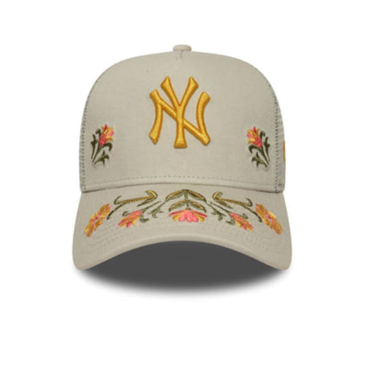 New Era 9FORTY A-Frame Trucker Cap New York Yankees MLB Floral Icon beige
